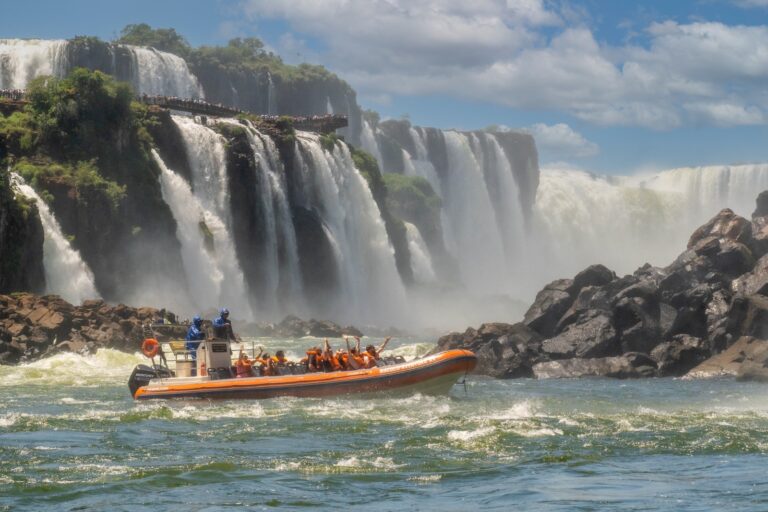 Boat approaching the Iguaçu Falls on the Iguaçu River